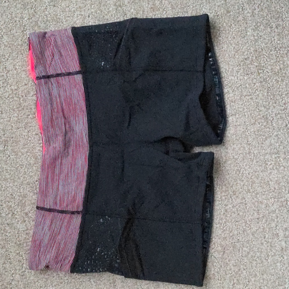 Lululemon Run: Shorty ShortBlack / Wee Are From Space Black March Multi